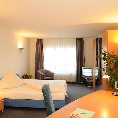 Hotel Restaurant Maitre Wernau Habitación foto