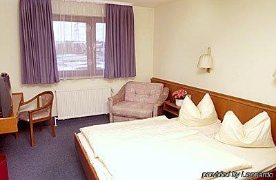 Hotel Restaurant Maitre Wernau Habitación foto